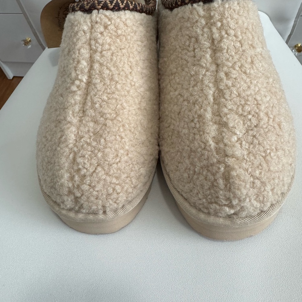 BearPaw Cream Fuzzy Mules